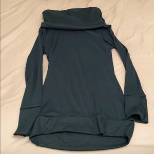 Small off the shoulder shirt. Brand new